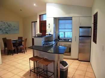 L'Auberge Noosa - Accommodation Mermaid Beach 11