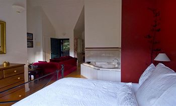 Cottages At Monreale - Accommodation Mermaid Beach 17