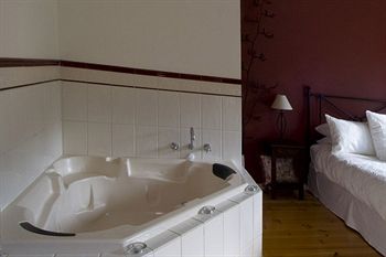 Cottages At Monreale - Accommodation Mermaid Beach 47