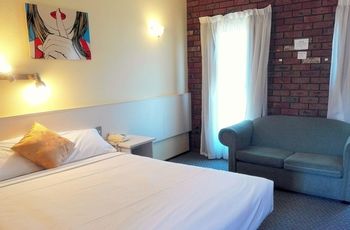 Glen Inn - Accommodation Mermaid Beach 22