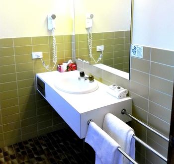 Glen Inn - Accommodation Mermaid Beach 30