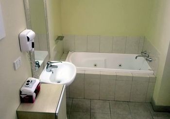 Glen Inn - Accommodation Mermaid Beach 31