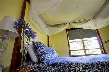 Bendles Cottages And Country Villas - Accommodation Mermaid Beach 2