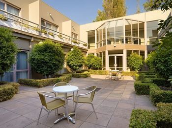Kimberley Gardens Hotel & Serviced Apartments - Accommodation Mermaid Beach 0