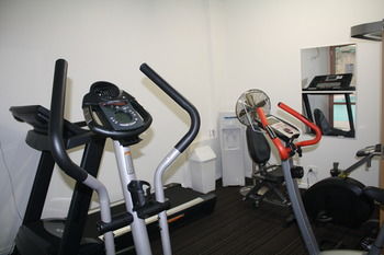 Kimberley Gardens Hotel & Serviced Apartments - Accommodation Mermaid Beach 5