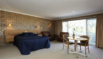 The Hermitage Motel - Accommodation Mermaid Beach 25