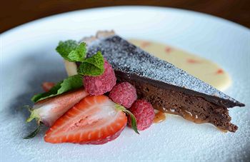 Makepeace Island - All Inclusive - Accommodation Mermaid Beach 0