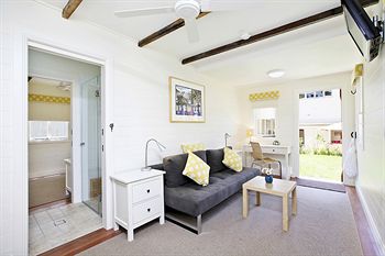 Admiral Collingwood Lodge - Accommodation Mermaid Beach 14