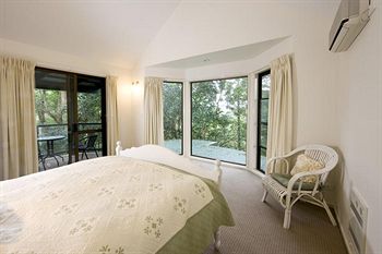 Montville Attic - Accommodation Mermaid Beach 6