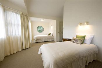 Montville Attic - Accommodation Mermaid Beach 17