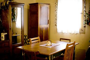 Montville Attic - Accommodation Mermaid Beach 19