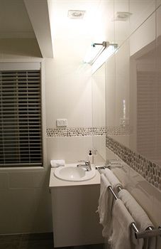 Arabella Guesthouse - Accommodation Mermaid Beach 25