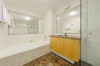 Wyndel Apartments - Shoremark - Accommodation Mermaid Beach 2