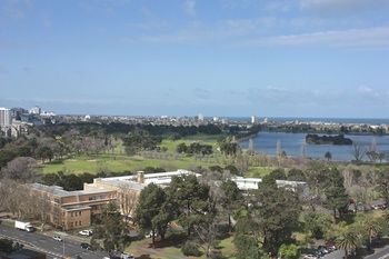 Apartments Melbourne Domain - South Melbourne - Accommodation Mermaid Beach 0