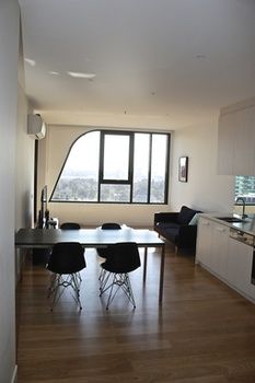 Apartments Melbourne Domain - South Melbourne - Accommodation Mermaid Beach 2