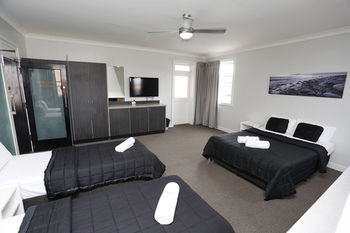 The Lakes Hotel - Accommodation Mermaid Beach 17