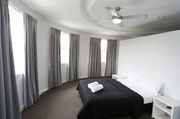 The Lakes Hotel - Accommodation Mermaid Beach 18