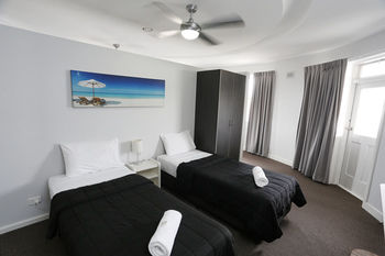 The Lakes Hotel - Accommodation Mermaid Beach 20