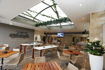 The Lakes Hotel - Accommodation Mermaid Beach 38