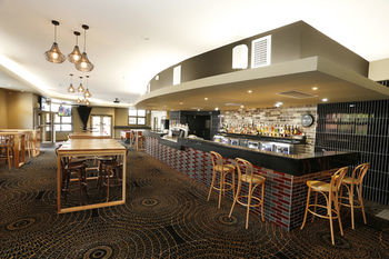The Lakes Hotel - Accommodation Mermaid Beach 48