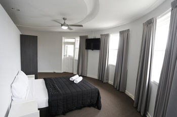The Lakes Hotel - Accommodation Mermaid Beach 60