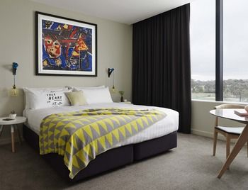 Art Series - The Larwill Studio - Accommodation Mermaid Beach 23
