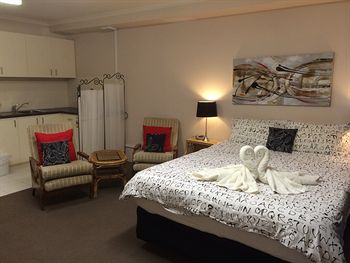 Box Hill Studios At Canterbury Gardens - Accommodation Mermaid Beach 14
