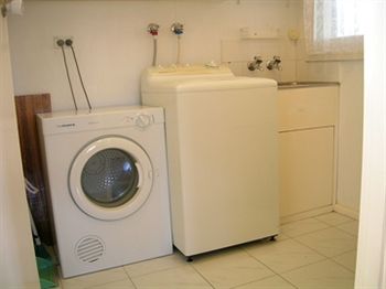 Australian Home Away @ Doncaster Grange Park - Accommodation Mermaid Beach 3