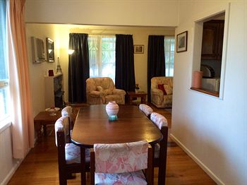 Australian Home Away @ Doncaster Grange Park - Accommodation Mermaid Beach 11