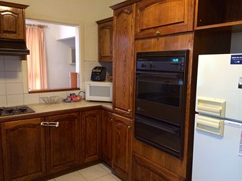 Australian Home Away @ Doncaster Grange Park - Accommodation Mermaid Beach 12
