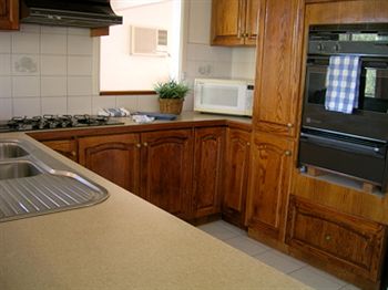Australian Home Away @ Doncaster Grange Park - Accommodation Mermaid Beach 13