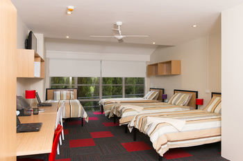 Sydney Student Living - Hostel - Accommodation Mermaid Beach 8