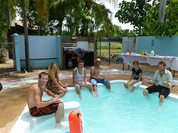 Palm Court Budget Motel Hostel/Backpackers - Accommodation Mermaid Beach 10