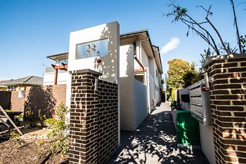 Orange Serviced Apartment - Accommodation Mermaid Beach 1