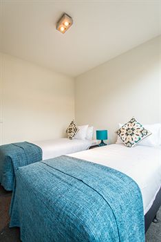 Orange Serviced Apartment - Accommodation Mermaid Beach 2