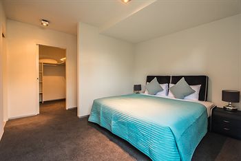 Orange Serviced Apartment - Accommodation Mermaid Beach 3