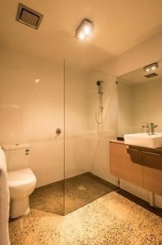 Orange Serviced Apartment - Accommodation Mermaid Beach 9