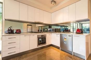 Orange Serviced Apartment - Accommodation Mermaid Beach 14