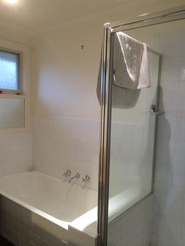 Australian Home Away Doncaster Elgar 2 - Accommodation Mermaid Beach 0