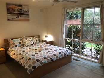 Australian Home Away Doncaster Elgar 2 - Accommodation Mermaid Beach 4