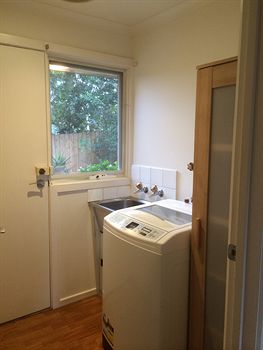 Australian Home Away Doncaster Elgar 2 - Accommodation Mermaid Beach 5
