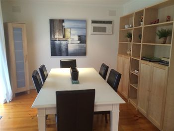 Australian Home Away Doncaster Elgar 2 - Accommodation Mermaid Beach 11
