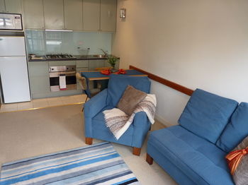 Australian Home Away @ Market Square Melbourne - Accommodation Mermaid Beach 9
