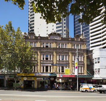 The George Street Hotel - Hostel - Accommodation Mermaid Beach 2