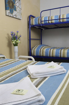 The George Street Hotel - Hostel - Accommodation Mermaid Beach 4