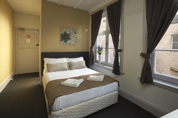 The George Street Hotel - Hostel - Accommodation Mermaid Beach 7