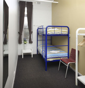 The George Street Hotel - Hostel - Accommodation Mermaid Beach 9