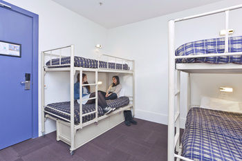 Melbourne Central YHA - Hostel - Accommodation Mermaid Beach 0