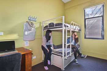 Melbourne Central YHA - Hostel - Accommodation Mermaid Beach 1