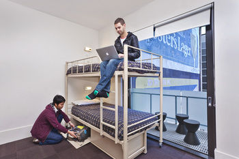 Melbourne Central YHA - Hostel - Accommodation Mermaid Beach 2